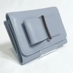 【CHARLES & KEITH】リボンモチーフ 三つ折り財布 くすみブルー