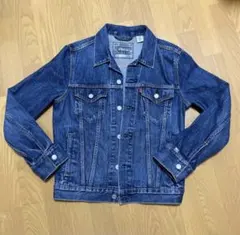 Item thumbnail for item 2f066a3d-bcfd-421c-ab33-34777c65f784