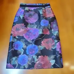 美品☆彡Sov. バラ柄タイトスカート 38のサムネイル