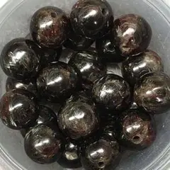 B327　青い羽根　ガーネットインヌーマイト　8ミリ