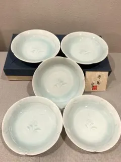 【新品未使用】宮内庁御用達 深川製磁 輪花皿 5枚セット 金彩色絵 有田焼 新品未使用】宮内庁御用達 深川製磁 輪花皿 5枚セット 金彩色絵 有田焼