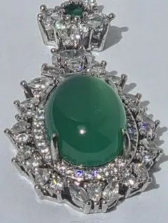 グリーン天然翡翠の ネックレス 約4.5cm