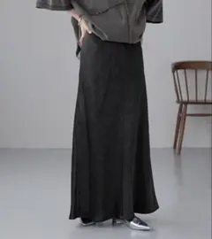ローリーズファーム　ストレッチサテンスカート　ブラックのサムネイル