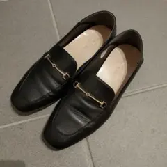 ブラックレザー パンプス　ローファー ゴールド金具