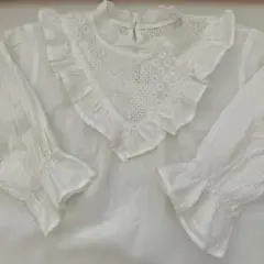 【試着のみ】フリル付きレースホワイトブラウス