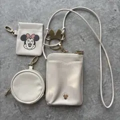ディズニーストア　スマホショルダーケース