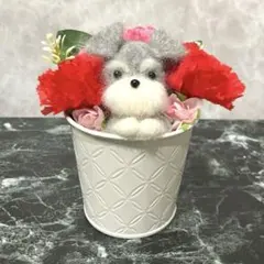 羊毛フェルト****紫陽花とマルチーズちゃん缶タイプ♥ - メルカリ