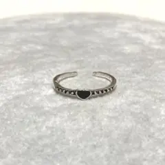 シルバーカラーブラックハートデザインオープンフォークリング黒チャーム指輪