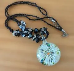 ビーズ ネックレス