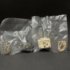 ジルスチュアート　ミニブローチバニティキーホルダー2