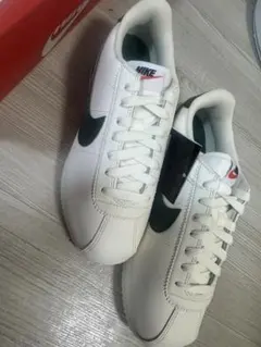 Nike ウィメンズ コルテッツ DN1791-101 ゴージグリーン