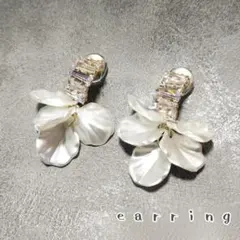 フラワー イヤリング 大ぶり パール調 ビジュー 結婚式 パーティー 上品