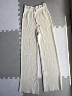 ユニクロ　ウォッシャブルリブニットパンツ　Sサイズ