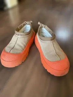UGG Tasman ベージュ/オレンジ スリッポン - メルカリ