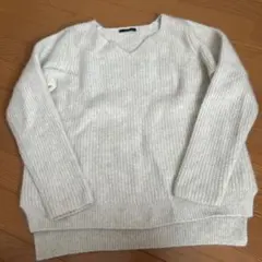 （アーバンリサーチロッソ）ベージュVネック リブ編み　薄手セーター 長袖