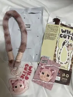 CRYBABY WildbutCutieフォンチャーム　Pink Cutie