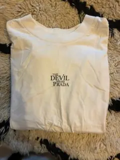 UNIQLO プラダを着た悪魔　アンハサウェイ　Tシャツ