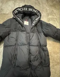 MONCLER ブラック ダウンジャケット