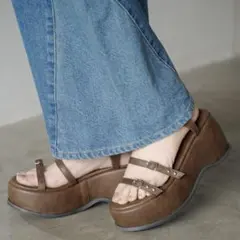 【kastane】スタッズサンダルのサムネイル