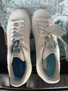 で*ゃ様 KYNE×adidas Stan Smith ホワイトのサムネイル