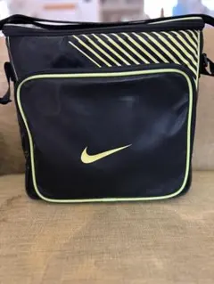 ナイキ サーモス クーラーバッグ 15L