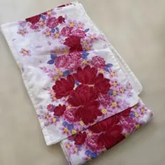 赤い花柄の浴衣