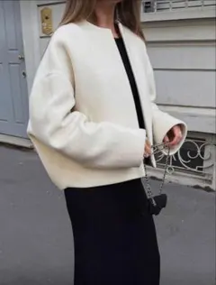 アイボリー ノーカラージャケット