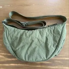 ユニクロ　ラウンドミニショルダーバッグ　オリーブ　廃盤色　UNIQLO