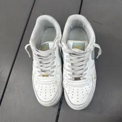 NIKE AIR FORCE 1 スニーカー