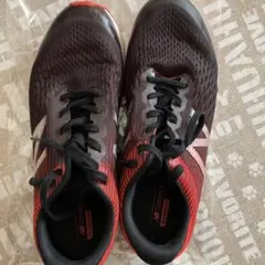 NewBalance メンズ ランニングシューズ 黒/赤