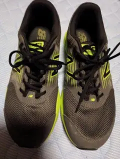 メ*4様 New Balance 黒/黄緑 シューズ