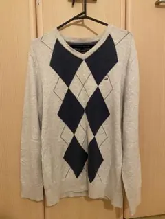 【Tommy Hilfiger】 アーガイル Vネックセーター