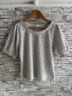 小花柄 Tシャツ