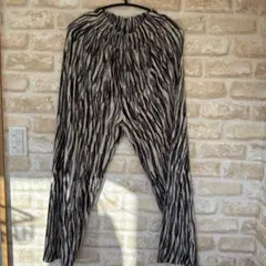 ゼブラ柄 ゴム入りワイドパンツ