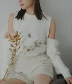 VIOLETTA フェザーヤーンボタンニットトップス アイボリー