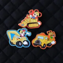 海外ディズニーパーク　働く車に乗る　ミッキー　ミニー　プルート　ピンバッジ