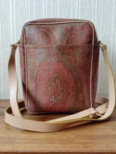 美品　ETRO　エトロ　ショルダーバッグ　ペイズリー柄　PVC×レザーのサムネイル