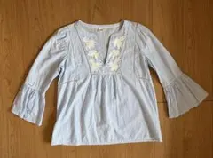 週末値下げ　GAP ブラウスVネック　刺繍　ストライプ　Sサイズ