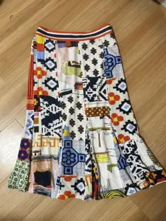 【美品】トリーバーチ 総柄 パッチワーク風 ロングスカート Aラインのサムネイル