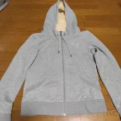 PUMA グレー フード付きパーカー Mサイズ