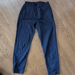 ユニクロ　黒ズボン　140