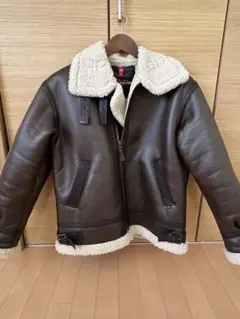 アルファインダストリーズ　ムートンジャケット