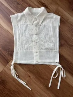 JOHN MASON SMITH 刺繍入りホワイトベスト