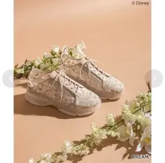 美品❣️ディズニー ラプンツェルシリーズフラワー刺繍スニーカー　プリンセスのサムネイル