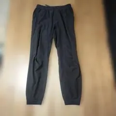 黒のジョガーパンツ・スウェットパンツ