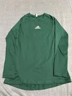 adidas 緑 長袖インナー