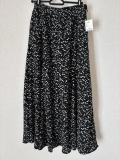 earth music&ecology ブラック 小花柄フレアスカート F
