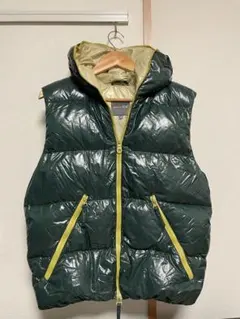 DUVETICA☆メンズ☆S☆ダウンベスト☆フード付☆44☆ダークグリーン☆美品 DUVETICA☆メンズ☆S☆ダウンベスト☆フード付☆44☆ダークグリーン