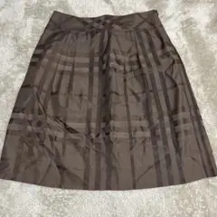 バーバリーロンドンノバチェックスカート　シルク混　38