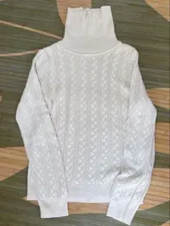 H&M ケーブルニットタートルネック